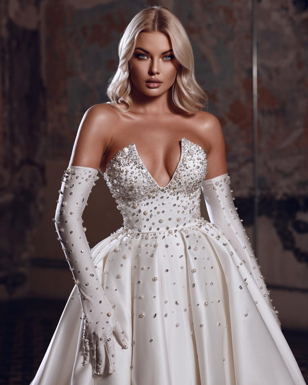 Aala Luxury White Wedding Dress