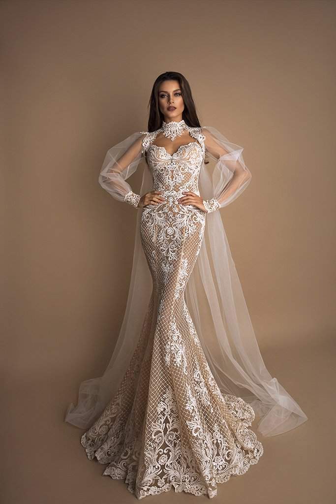 Lace Wedding Gown With Train XXXL / White / Satin