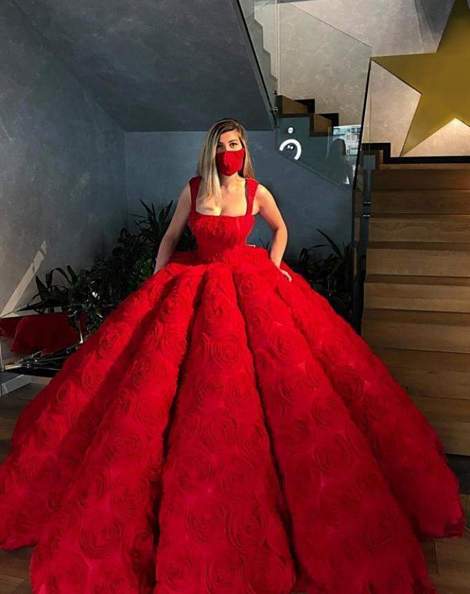 Luxury Evening Gown Princess Red - Main Image