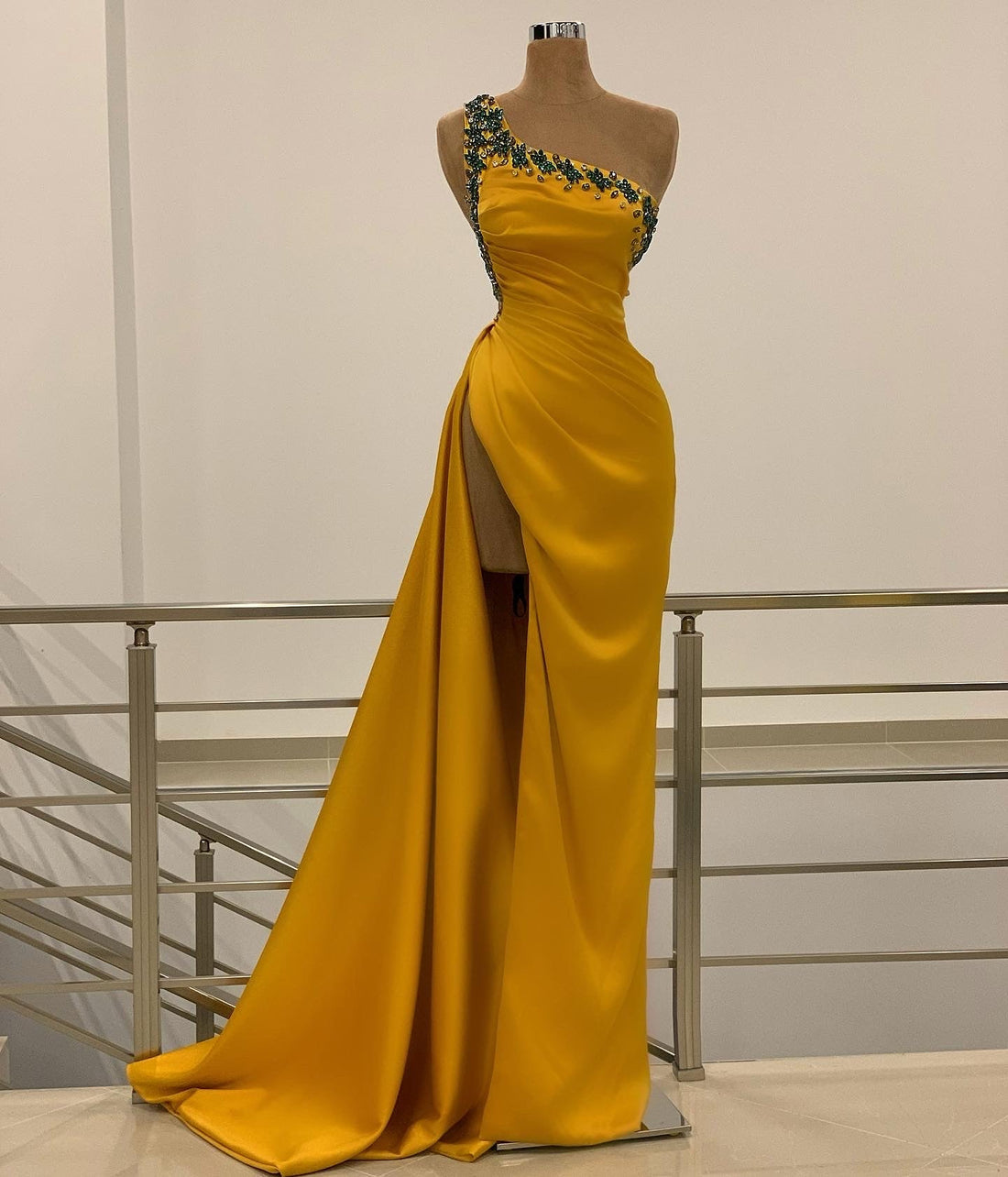 Evening Dresses | Party Gowns | Aurora