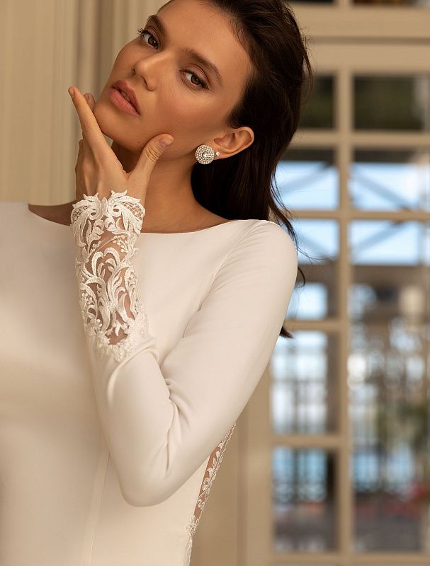 Malaysia Elegant High Neck Long Sleeves White Wedding Dress