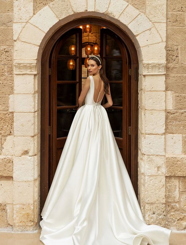 Teagan Elegant White Wedding Dress