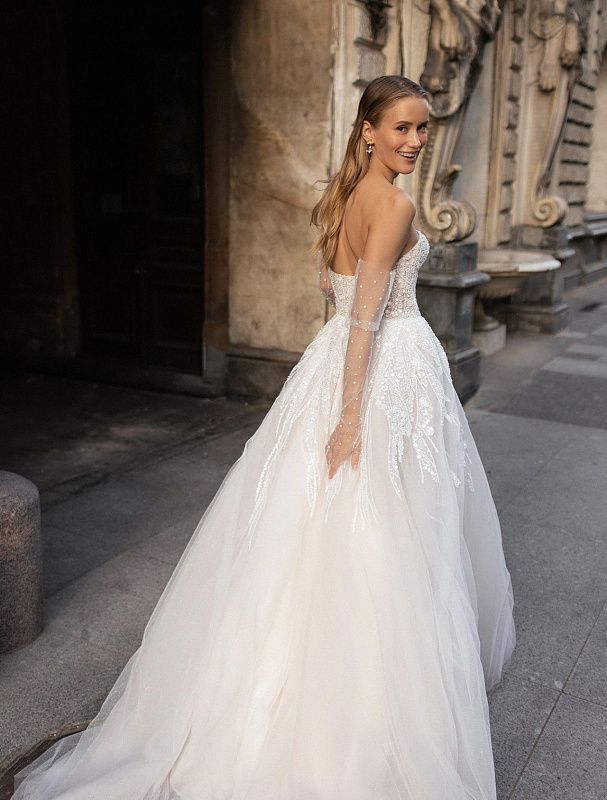 Aliana Beautiful Off-Shoulder With Gloves White Wedding Dress M / White