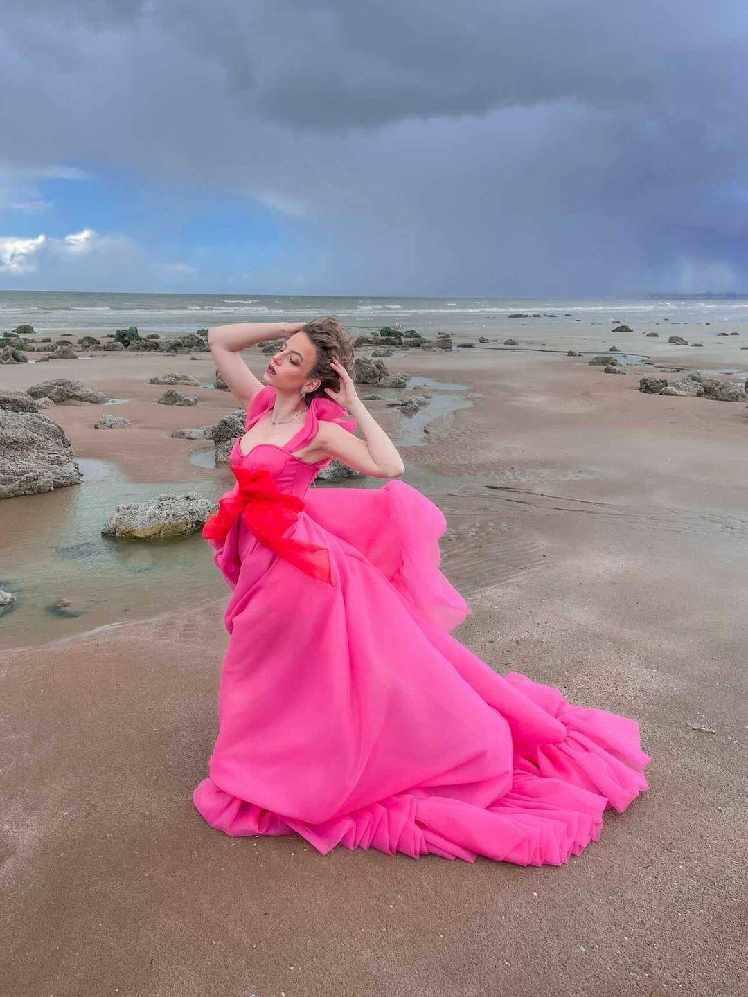 expensive pink dress Luxury Prom Dresses 2025, Pink Sparkly Prom Dresses, Diamonds Fashion Prom Dresses, Prom Dresses 2026, Feather Prom Dresses, Custom Make Prom