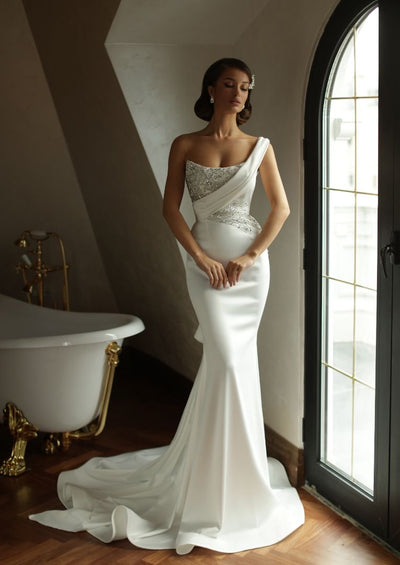 Amina Elegant White Wedding Dress