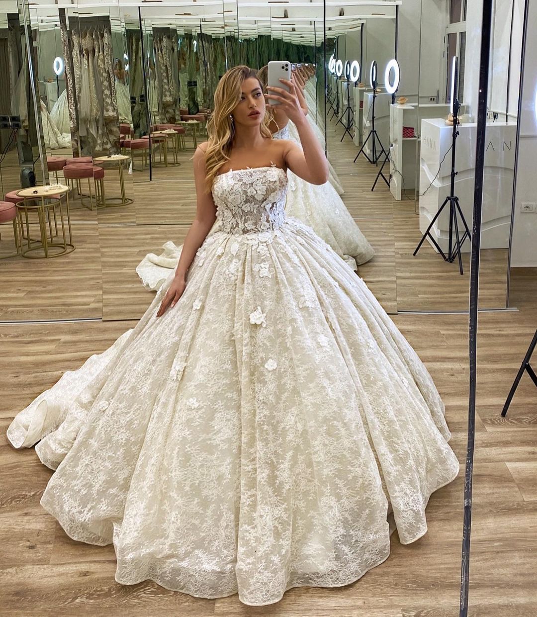 Faria Elegant  Wedding Dress