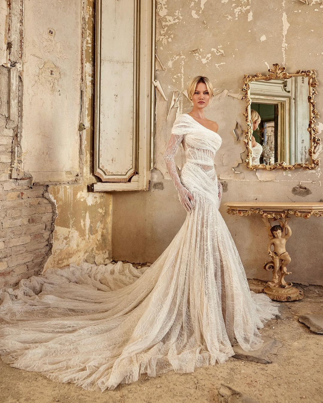Ekaza Elegant  Wedding Dress