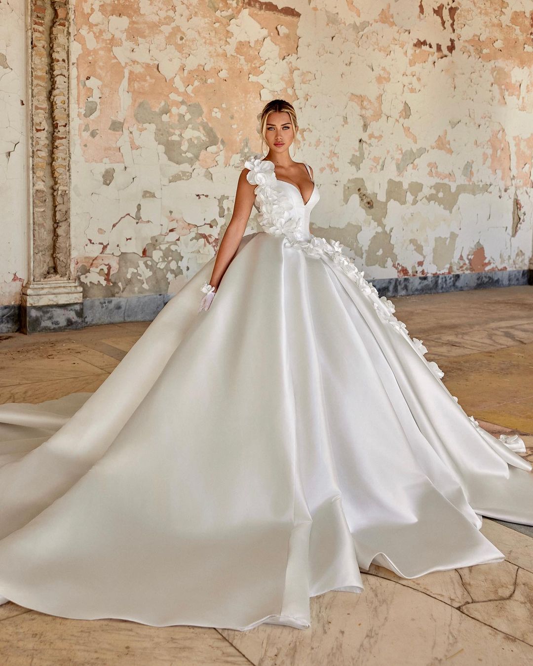 Aaliya Luxury White Wedding Dress