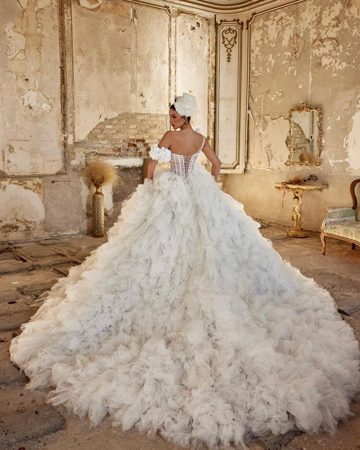 alia wedding dress designer Your beauty and tenderness cannot go unnoticed, We insist that you just need to pay attention to the Amanda dress Alia Brand is synonymous with perfect wedding dresses!