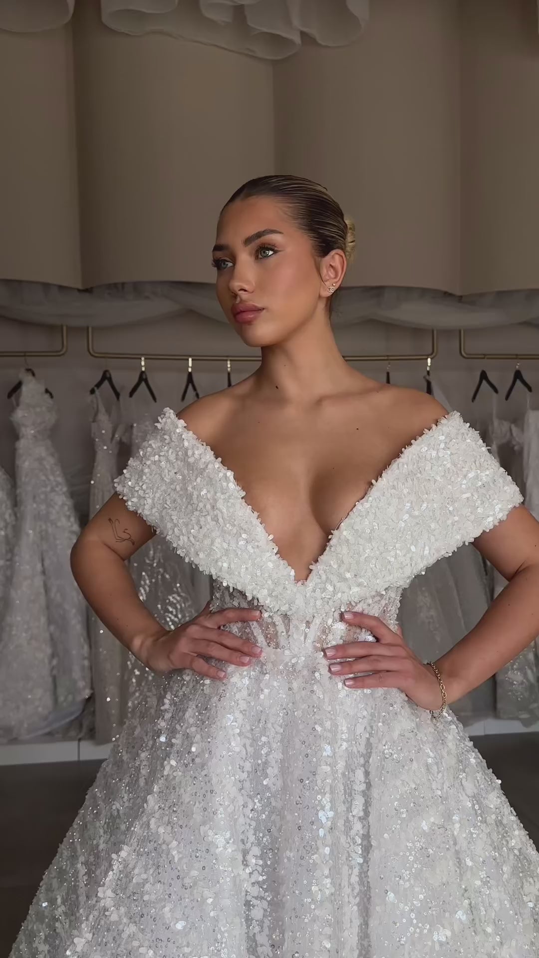 Vyanjana Luxury White Wedding Dress