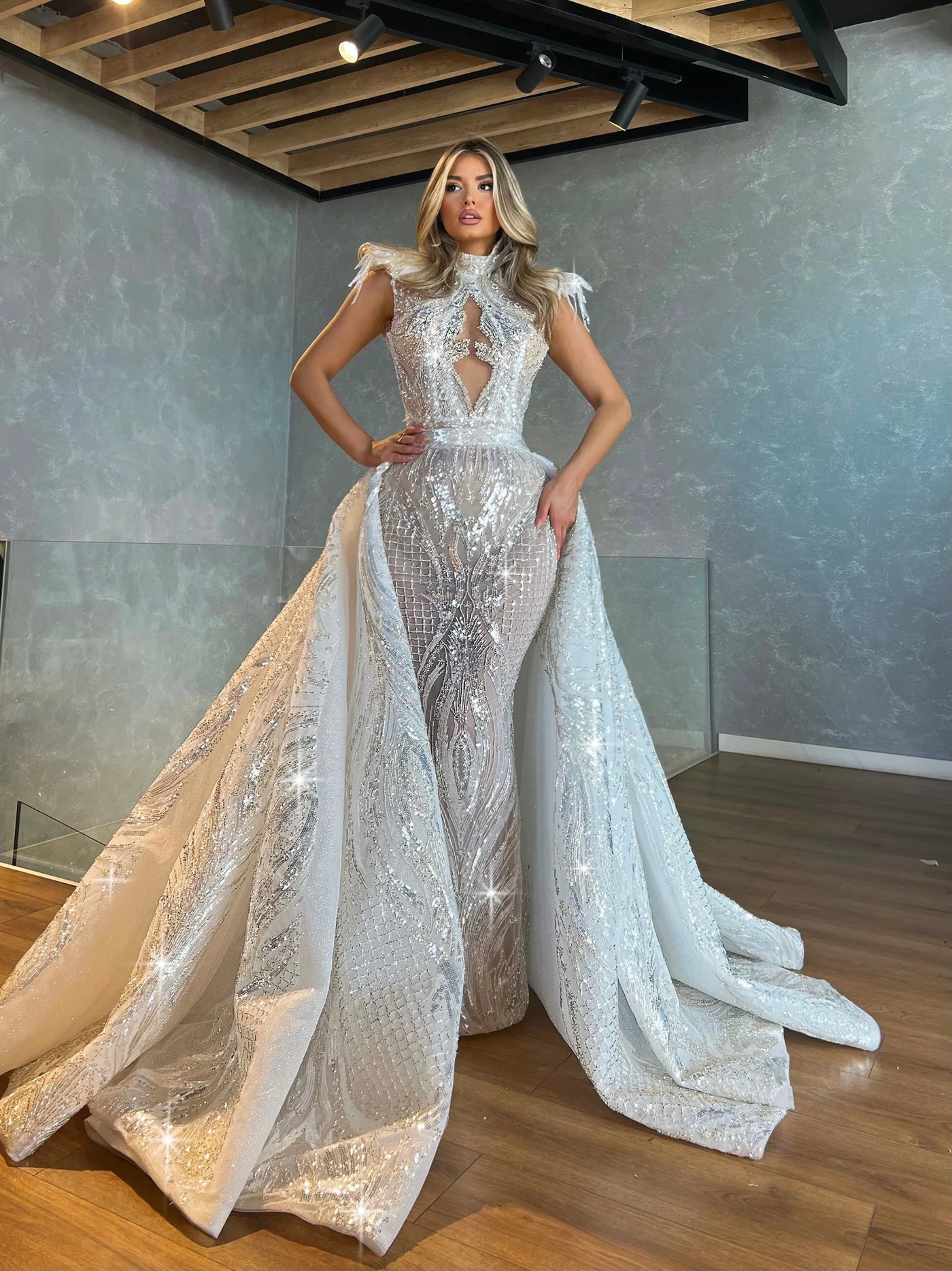 Capri High fashion Wedding Dress XXL / White Capri High fashion Wedding Dress XXL / White
