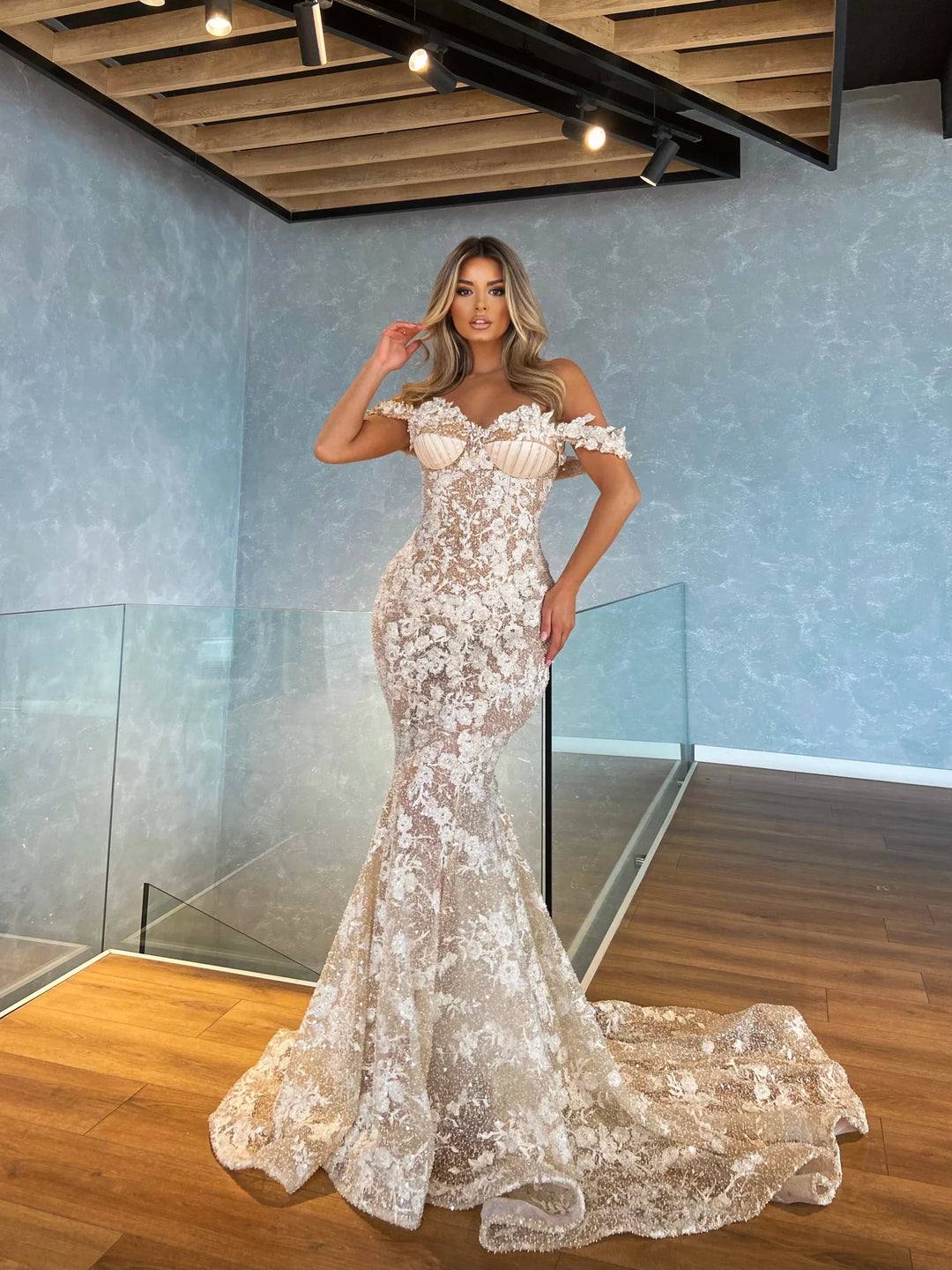 Harley Strapless Wedding Dress M / White