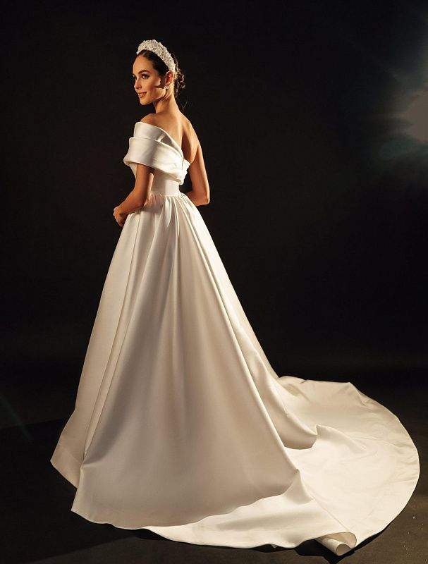 Stylish One Shoulder Wedding Dress-danddclothing-Classic Elegant Gowns,Mermaid,Royal Wedding Dresses,White