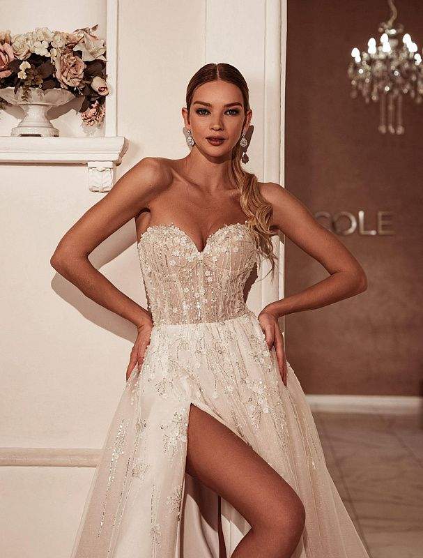 sweetheart neckline aline wedding dress Strapless Sweetheart Neckline Lace Bodice A-line Wedding Dress