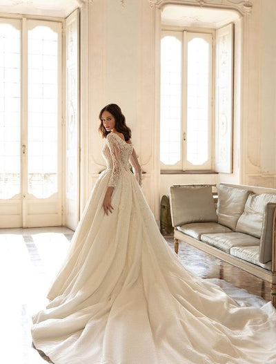 Elegant Long-Sleeved White Wedding Dress