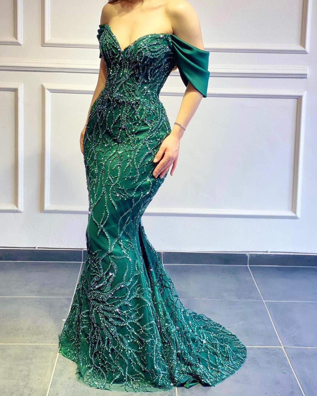 Emerald green dinner dress hotsell