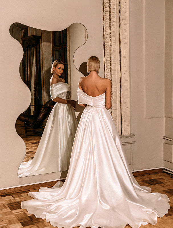 Splendiferous White Wedding Dress