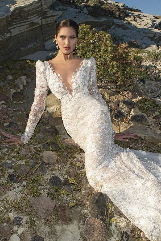 fitted lace wedding dress Wedding Dress with Shoulder Padding fitted lace wedding dress Wedding Dress with Shoulder Padding